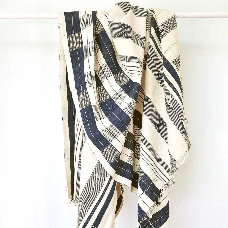 Daylesford Organic Nila Veku Throw Hot