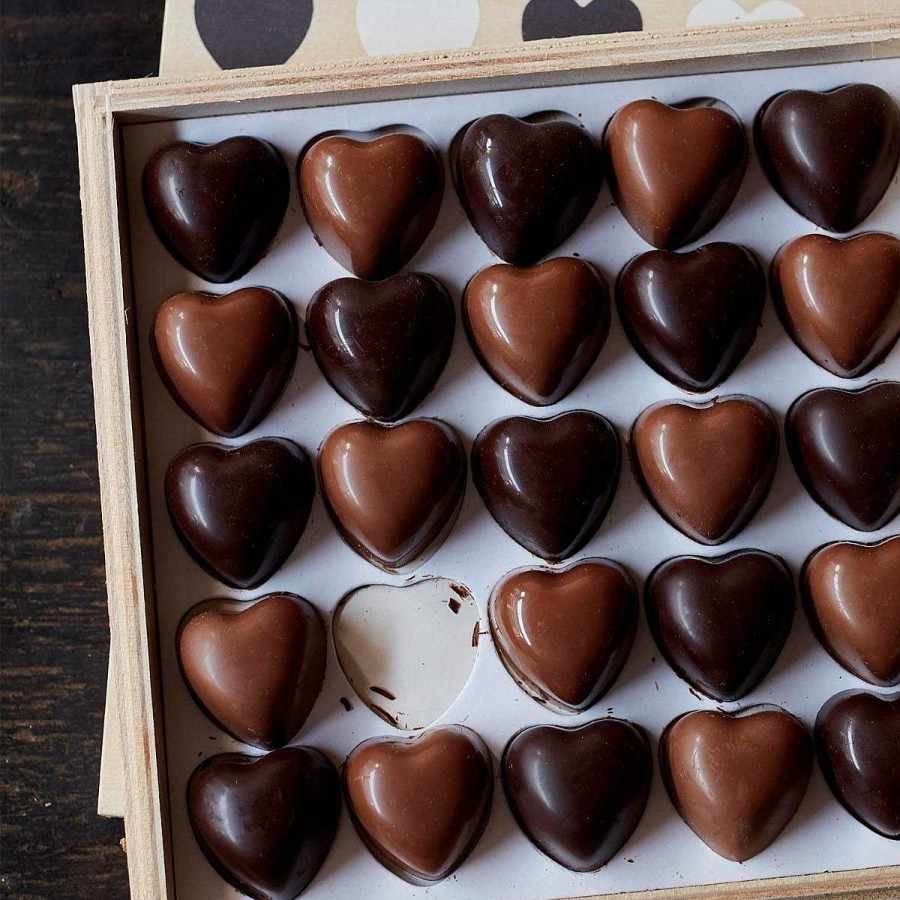 Daylesford Organic Milk & Dark Chocolate Sea Salt Caramel Hearts Wooden Box New