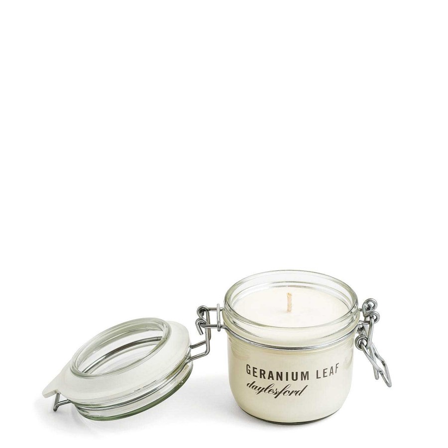 Daylesford Organic Botanical Geranium Candle Clearance